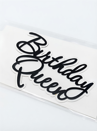 Tårtdekoration "Birthday Queen" i Akryl med Svart Text, 8x11 cm – Cake Topper